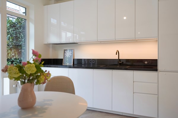 Medium property photo - Van den Berghstraat 65, 2522 ZN Den Haag